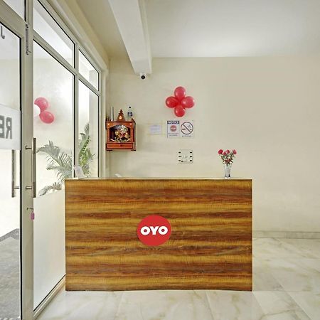 Hotel O A.K Palace Нью-Делі Екстер'єр фото